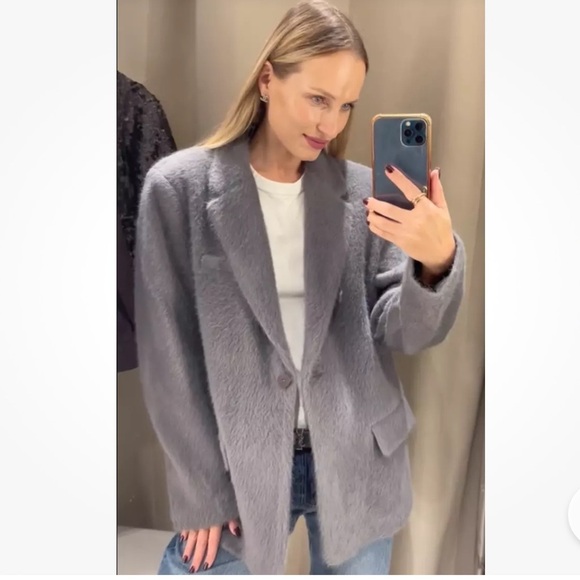 🦋 Bloggers Favorite 🦋 NWT Zara Faux Fur Soft Oversized Straight Cut Blazer M - Picture 4 of 16